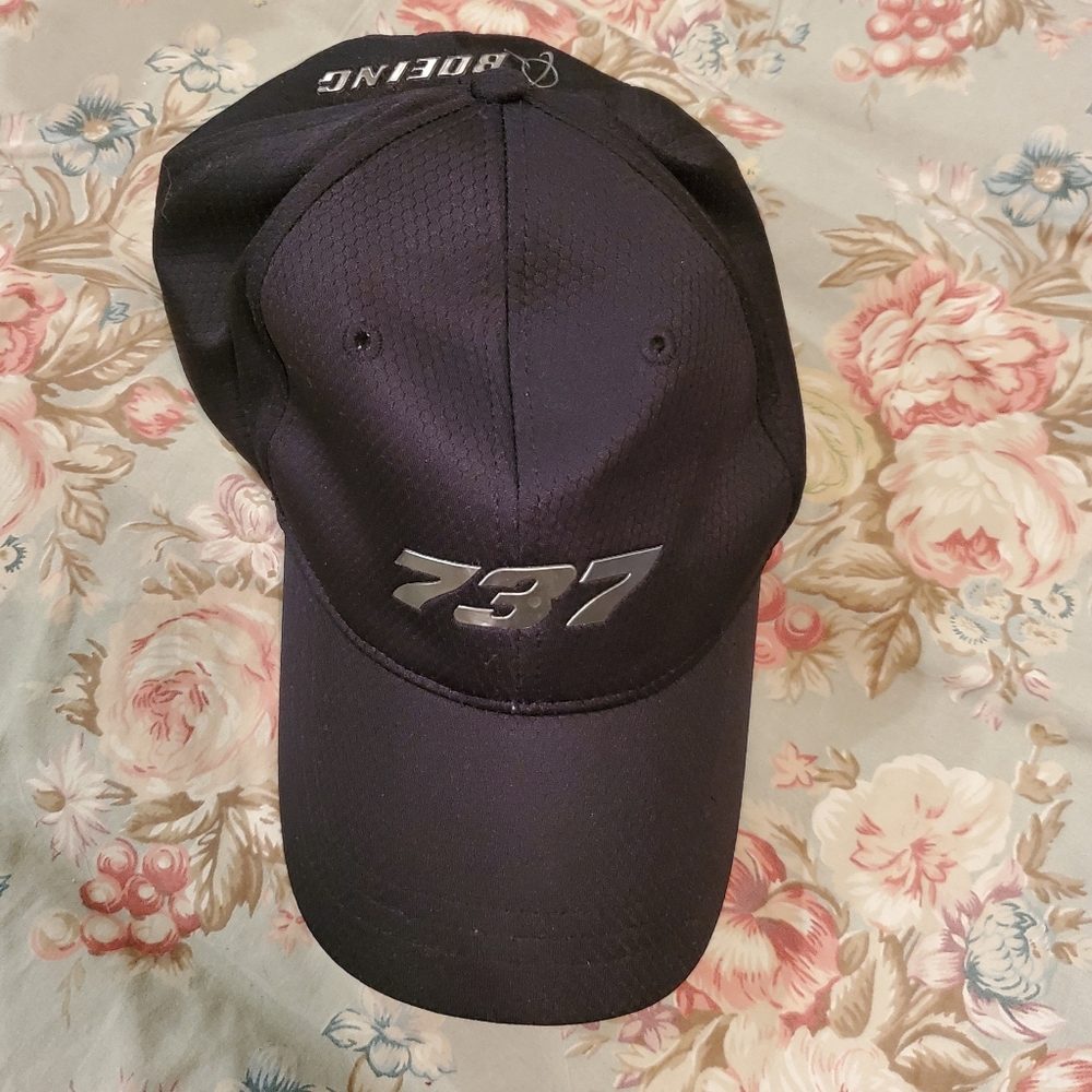 Boeing 737 Black Adjustable Snapback Baseball Cap. - image 1